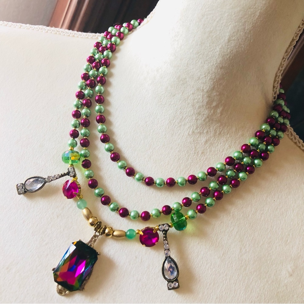 Handcrafted repurpose fuchsia and green Czech glass Pearl fancy clasp necklace